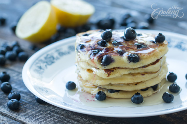 breakfast blueberry pancakes