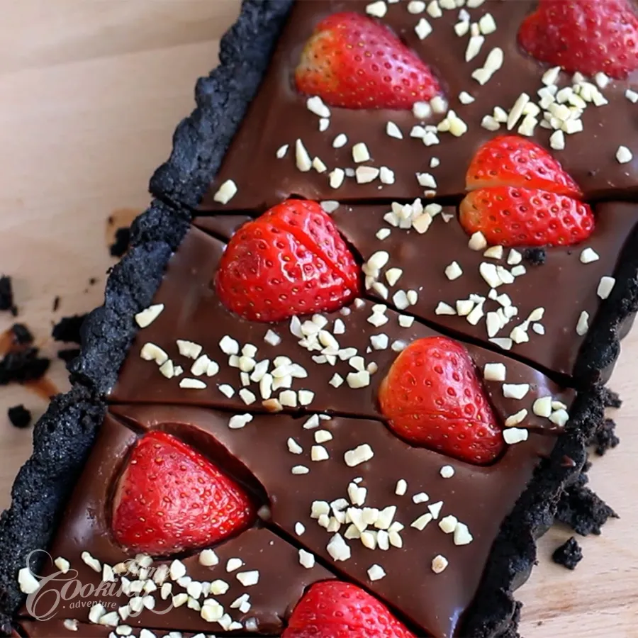 No-Bake Strawberry Chocolate Tart