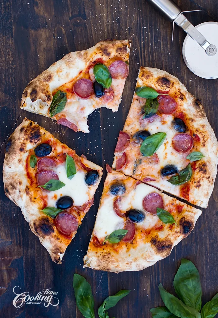 Homemade Pizza – Easy Pizza with Crispy Crust