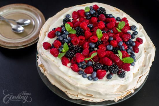 Berry Pavlova