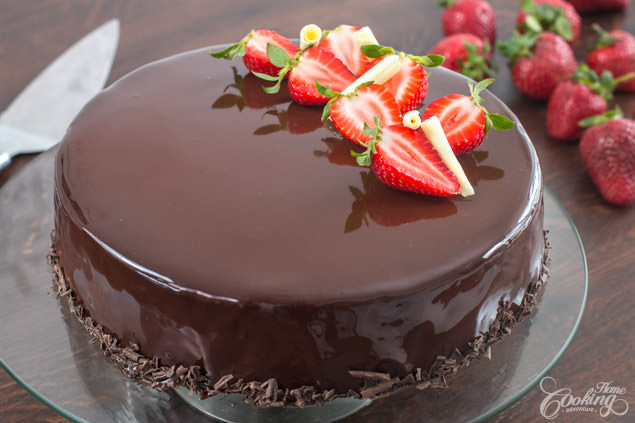 Chocolate covered strawberry cake | Chocolate covered strawberry cake,  Chocolate covered strawberries, Drip cakes