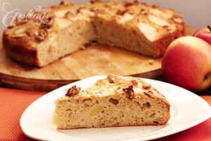 apple cake with walnuts