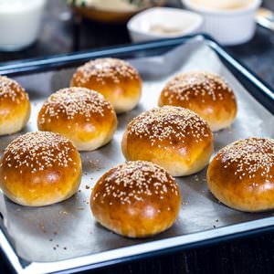 Easy Burger Buns