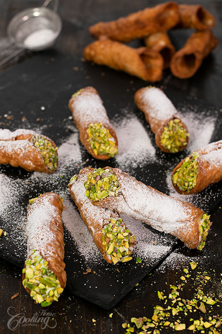 Cannoli Siciliani with pistachios