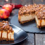 Caramel Apple Crisp Cheesecake