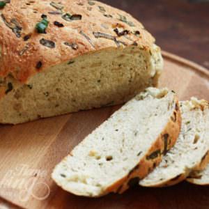 caramelized onion bread slices