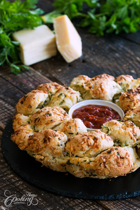 Garlic Cheese Monkey Bread with Tomato Dipping Sauce