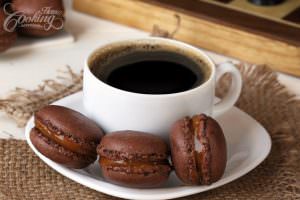 Chocolate Macarons with Coffe
