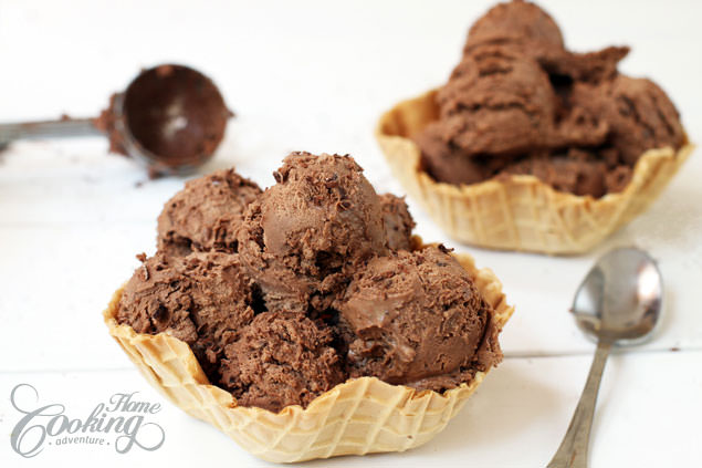 chocolate mascarpone ice cream in waffle cups