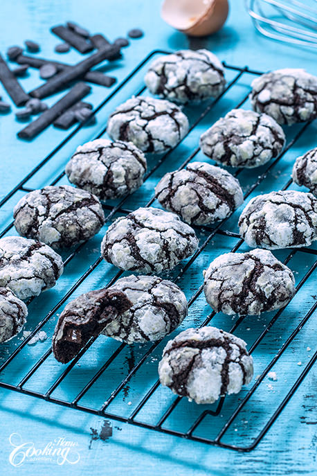 Easy Chocolate Crinkle Cookies Slice