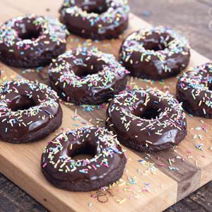 Easy Baked Chocolate Doughnuts (no yeast, no eggs, no butter)