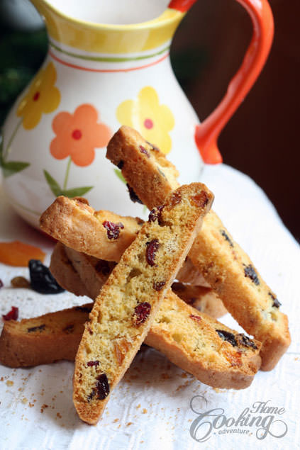 Italian dried fruit biscotti