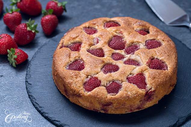 Easy Strawberry Cake