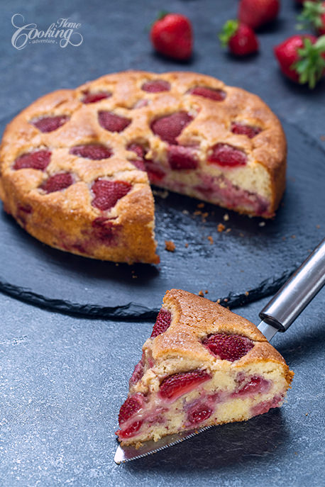 Easy Strawberry Cake Slice