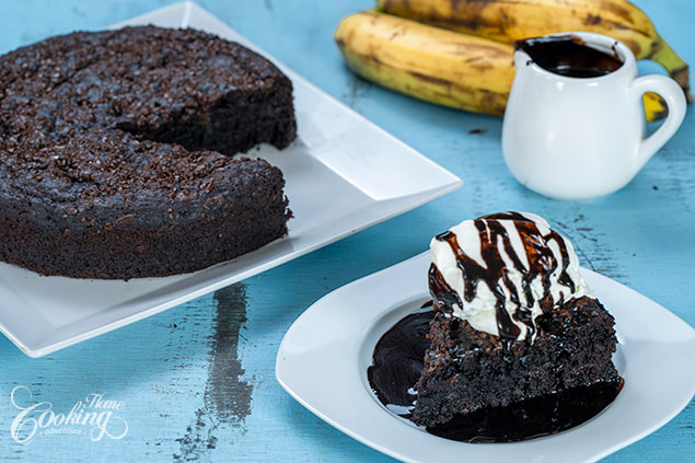 Eggless Chocolate Banana Cake