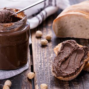 Homemade Nutella - Chocolate Hazelnut Praline Spread