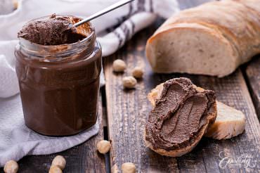 Homemade Nutella - Chocolate Hazelnut Praline Spread