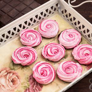 Chocolate Meringue Roses