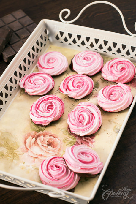 Chocolate Meringue Roses -Marbled Meringue Roses 