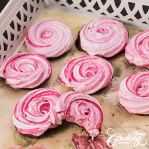 Chocolate Meringue Roses 