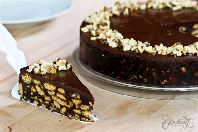 No-Bake Chocolate Biscuit Cake