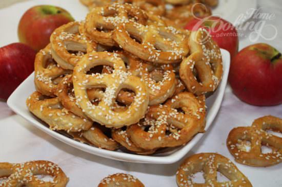 Sesame and Cheese Pretzels