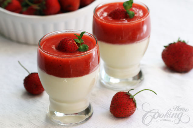 strawberry panna cotta