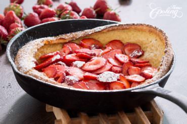 Strawberry Dutch Baby Pancake