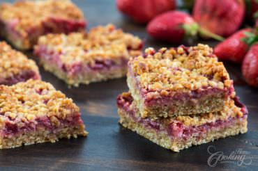 Strawberry Oat Crumble Bars