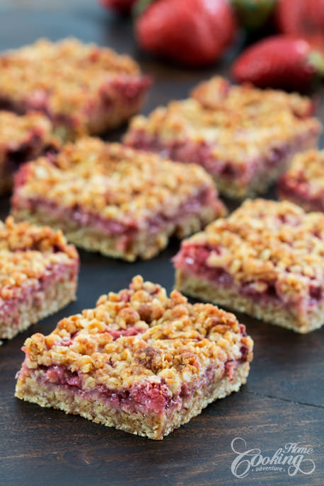 Strawberry Oat Crumble Bars with Crunchy Topping