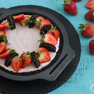 No-bake strawberry cake