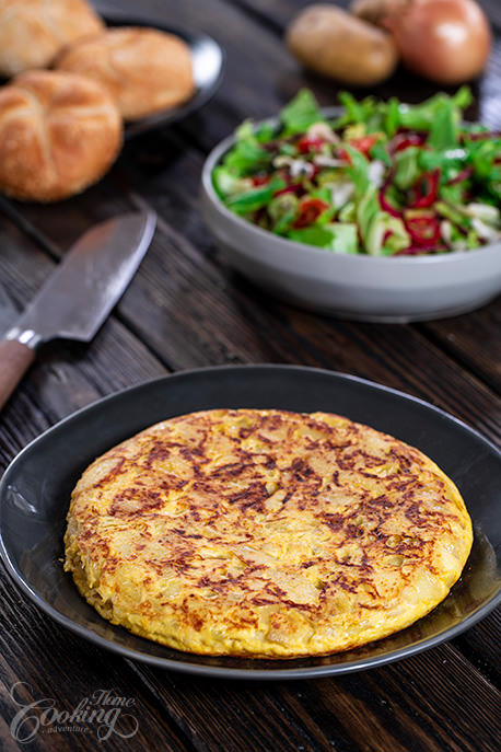 Tortilla de Patatas - Spanish Omelette - Tortilla Española