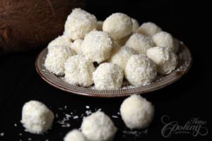Truffles with White Chocolate and Coconut 