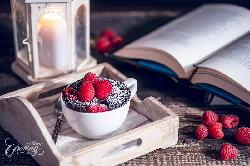 1 Minute - Chocolate Raspberry Mug Cake