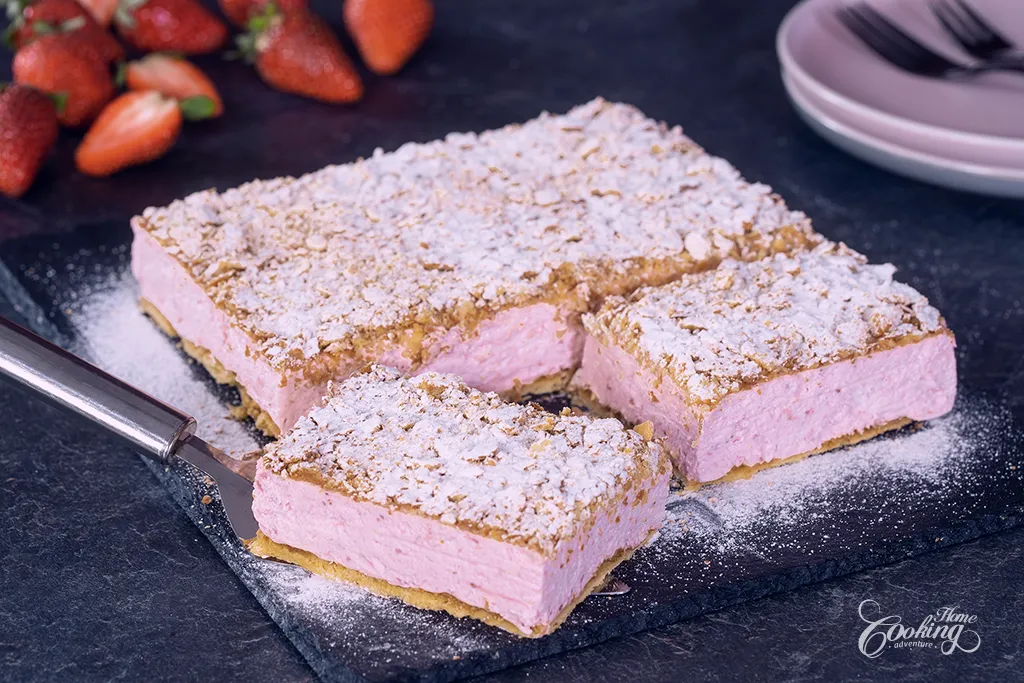 Puff pastry slice with red fruit - EAT ME