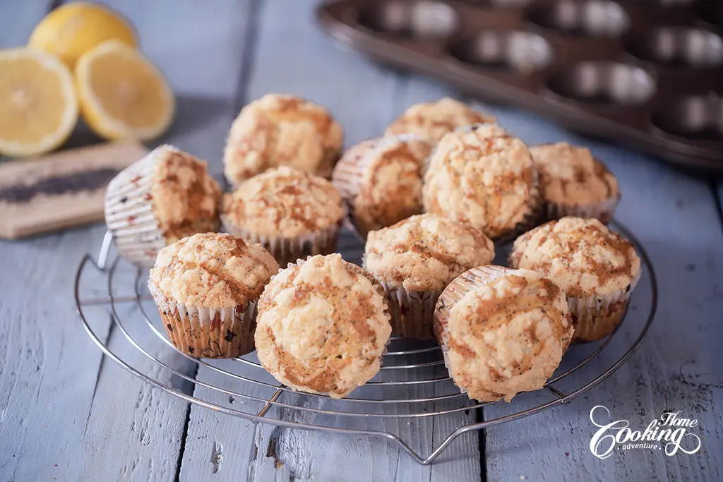 lemon poppy seed muffins with crispy crumble on top