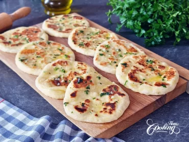 Yogurt Flatbreads with cheese - no-yeast flatbreads