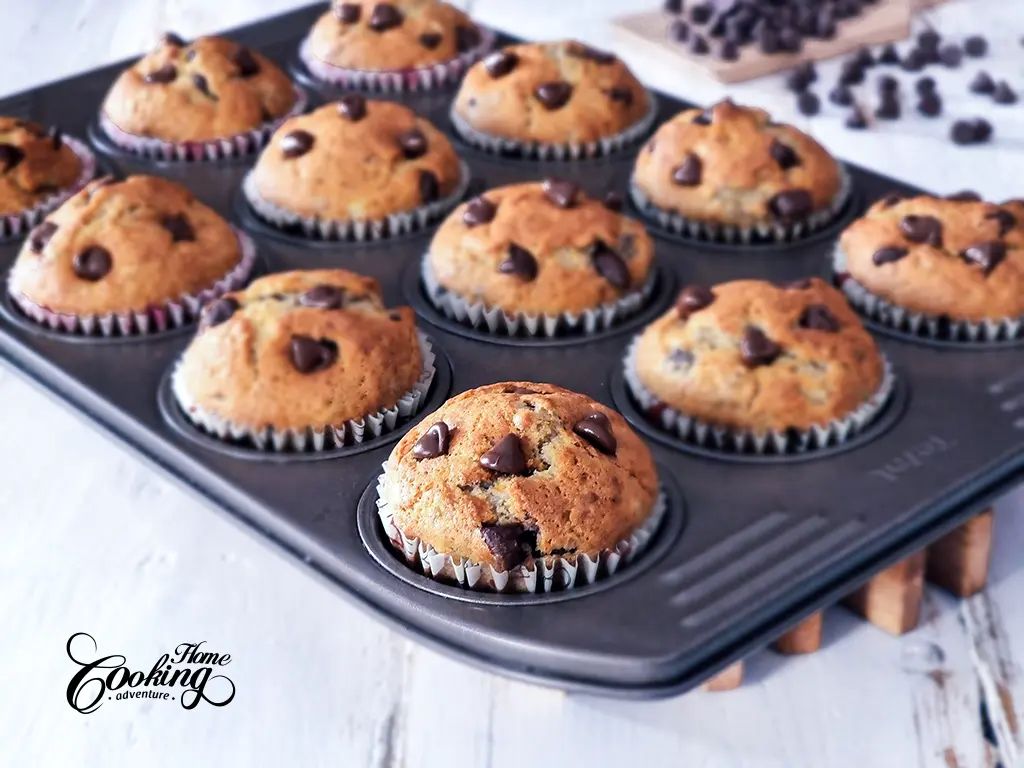 Banana Chocolate Chip Muffins