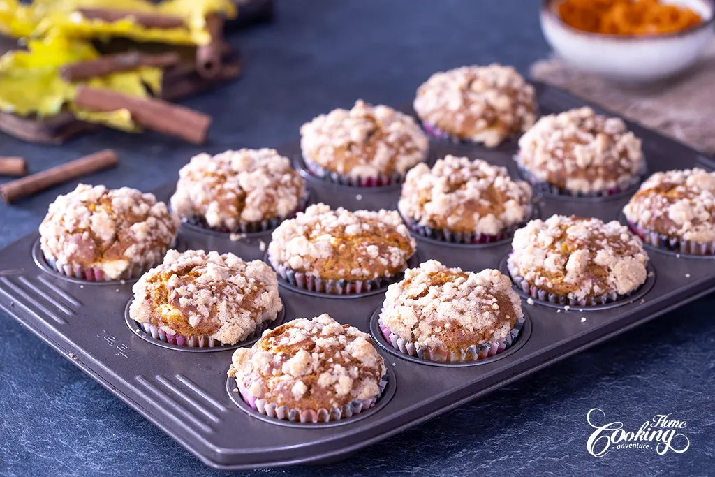 pumpkin cream cheese muffins with crumble topping
