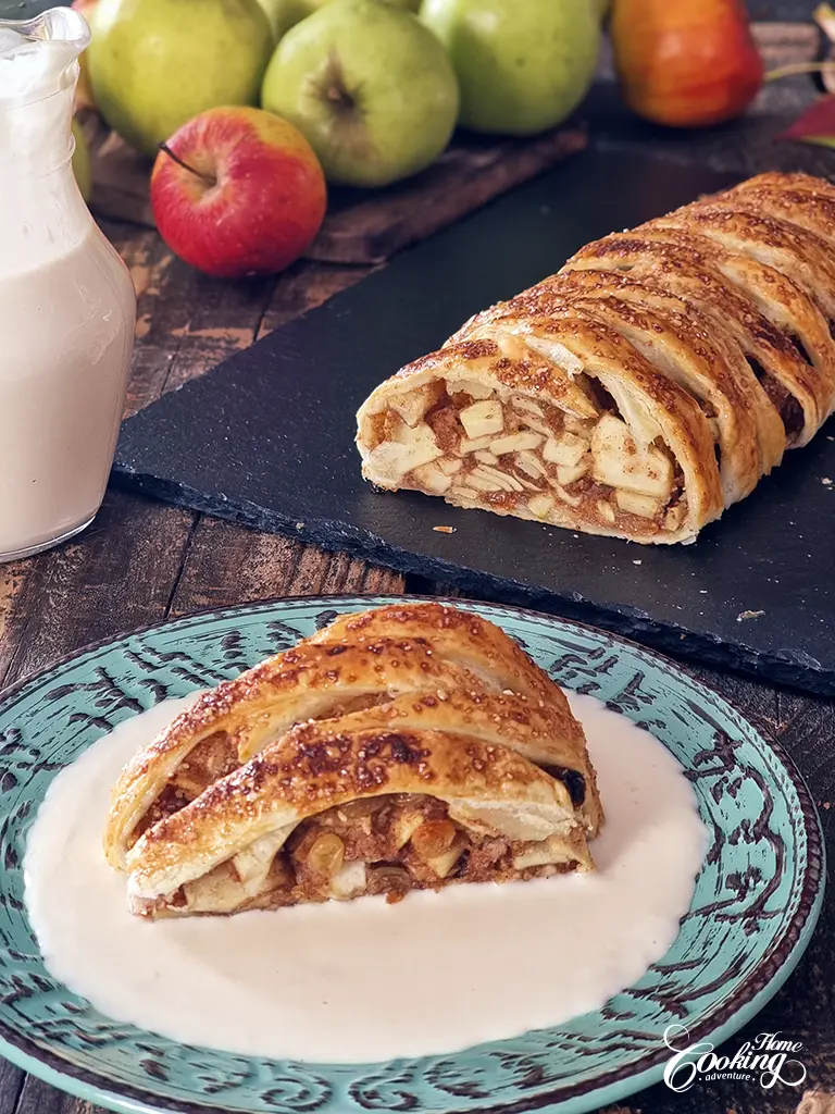 quick apple strudel with puff pastry and vanilla sauce