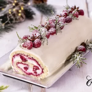 क्रिसमस रास्पबेरी केक रोल