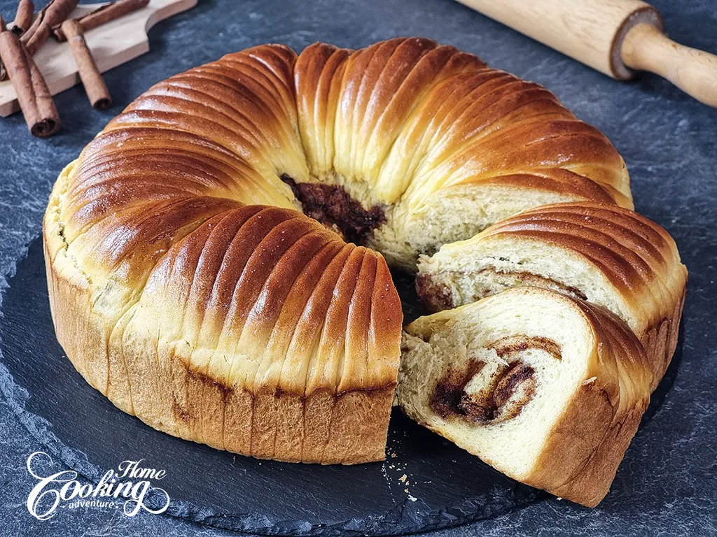 Cinnamon Wool Roll Bread