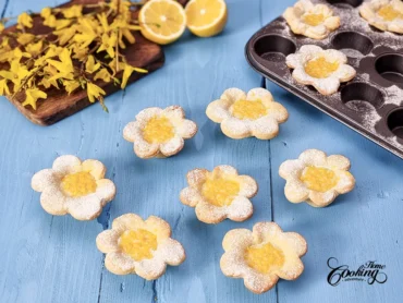 Flower Tarts with white chocolate lemon filling