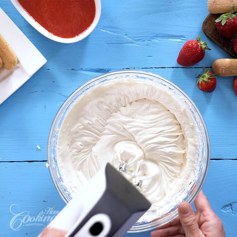 Strawberry Tiramisu - step19