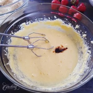 Strawberry Frangipane Cake - step3