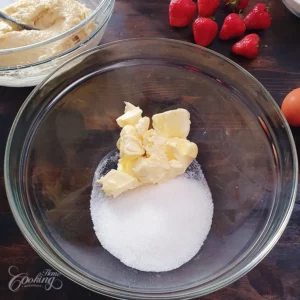 Strawberry Frangipane Cake - step8