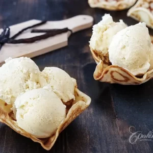 Vanilla ice cream with honey - main1