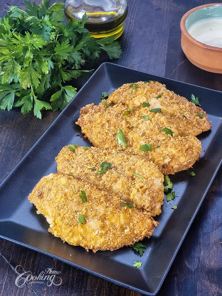 Pollo al horno con cheddar y panko con salsa de yogur y mostaza con miel