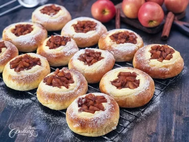 Apple Cream Cheese Buns
