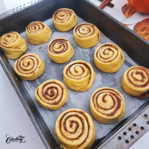 pumpkin cinnamon rolls - step18